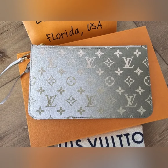 Louis Vuitton Neverfull pouch spring by the city sunset khaki kaki - Picture 4 of 10